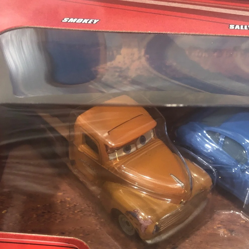 Pixar set die
